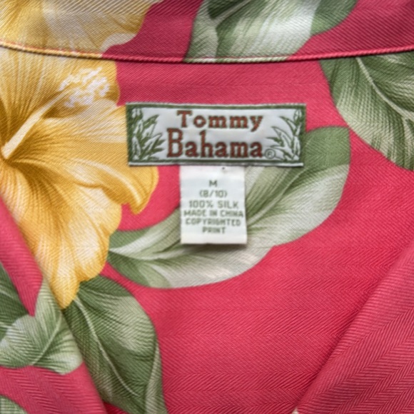 Tommy Bahama silk coral Hawaiian floral button down Medium … no flaws - Picture 3 of 7